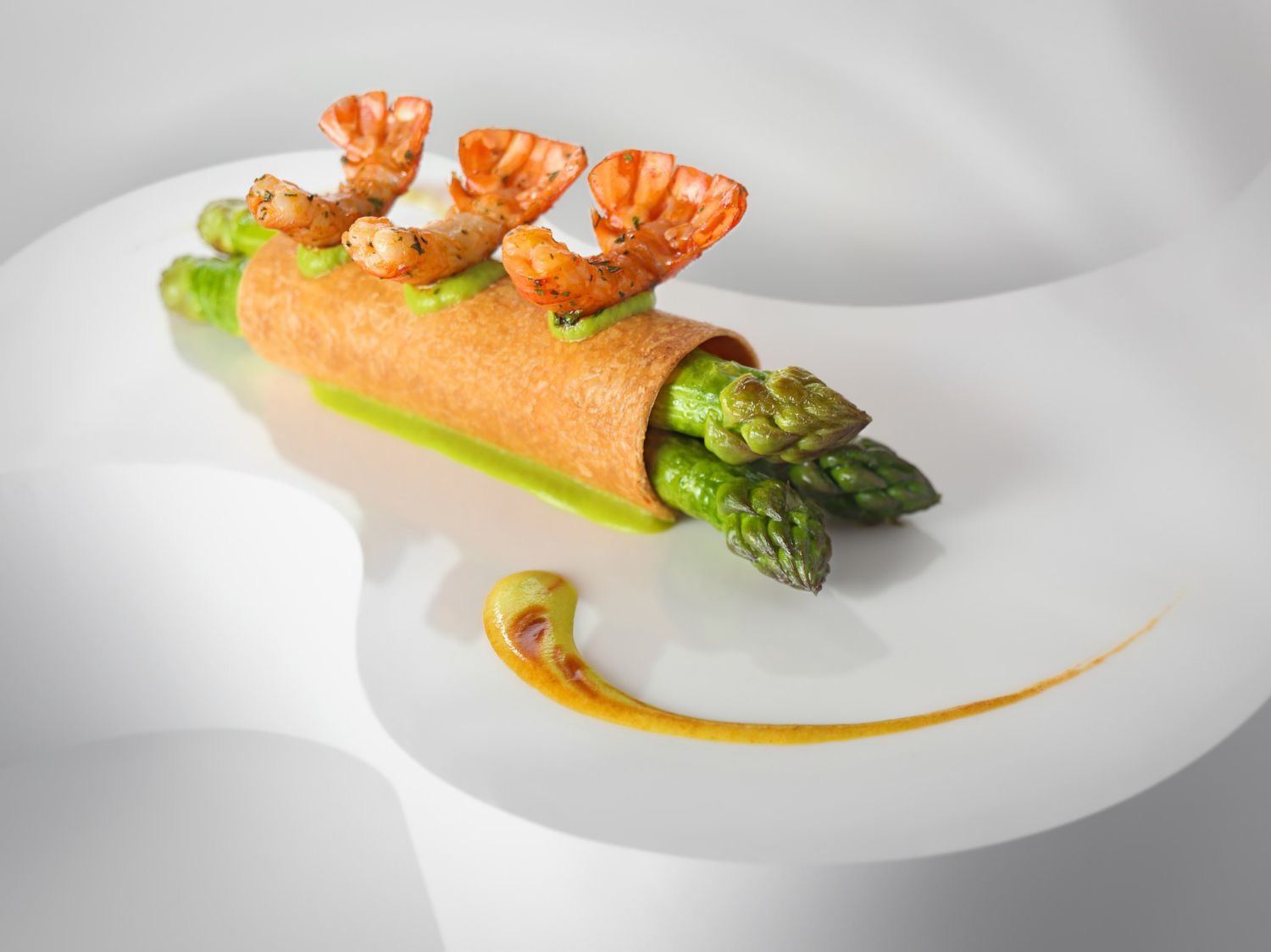 Feuilleté d'asperges vertes de chez Blanc / écrevisses au cerfeuil